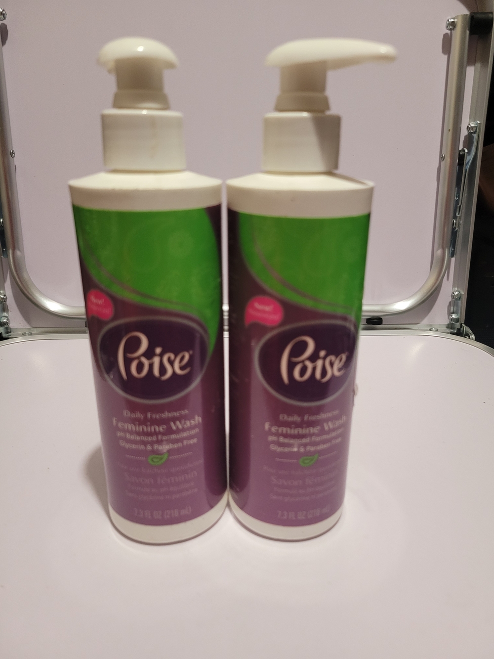 Poise Daily Freshness Feminine Wash - Purple & Green